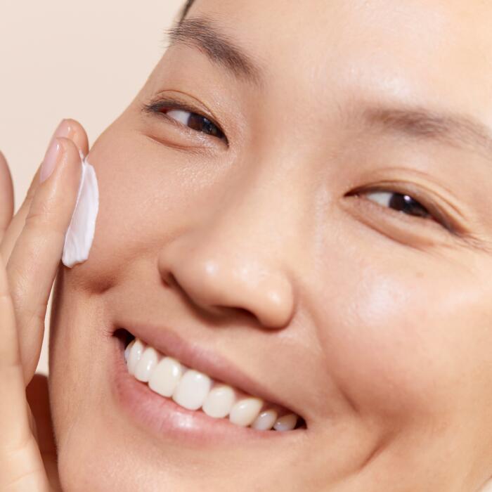 Avene Tolerance Hydra - 10 Fluide Bakım Kremi 40 ml - Melori